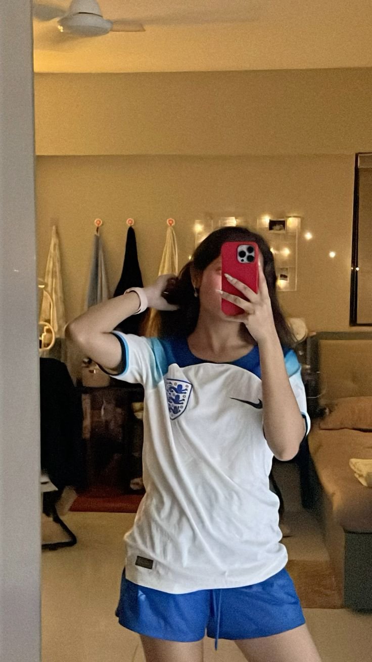 Foto de Carlos Cabrera con su camiseta