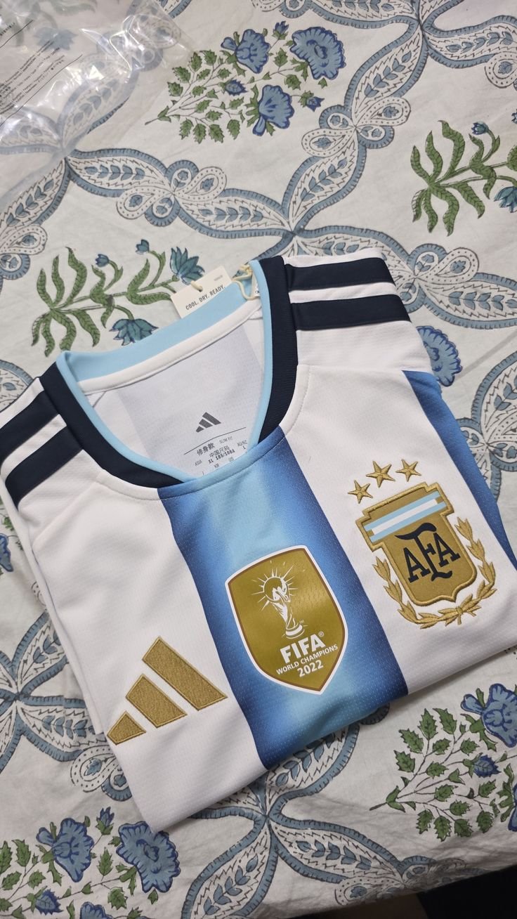 Foto de Elena Domínguez con su camiseta