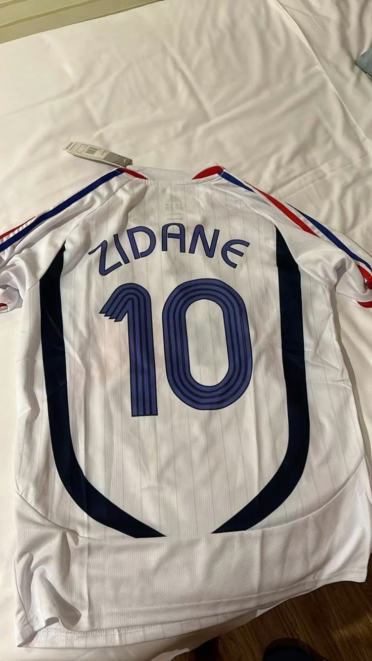 Foto de Paula Fernández con su camiseta