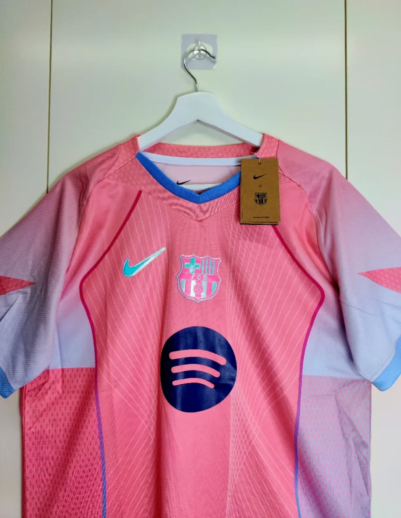 Foto de Laura Domínguez con su camiseta