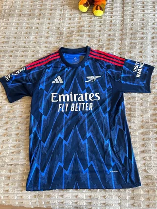 Foto de David León con su camiseta